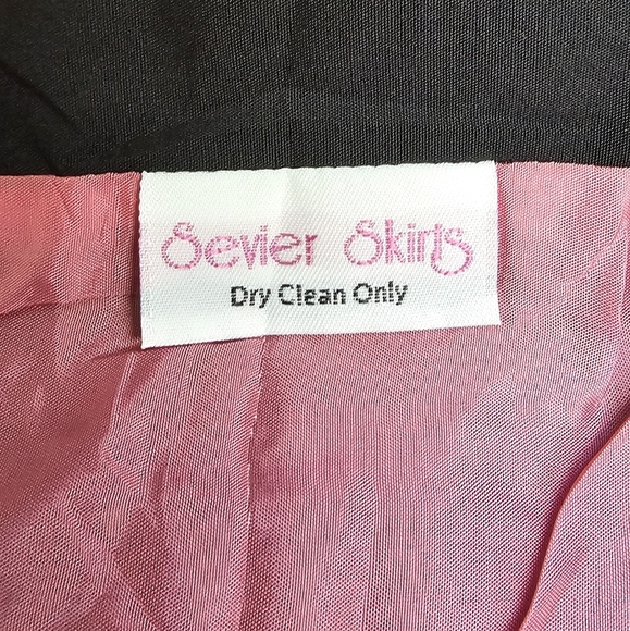 Black Rosette Detailed Lined Skirt - Picture 5 of 7